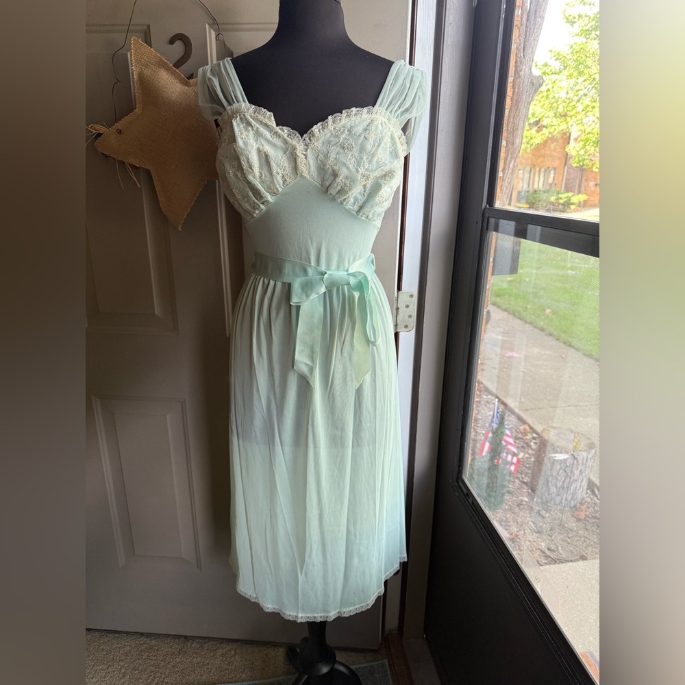 Vintage 50/60s Corsage sea foam sheer pixie two piece peignoir set, size medium - Picture 3 of 16